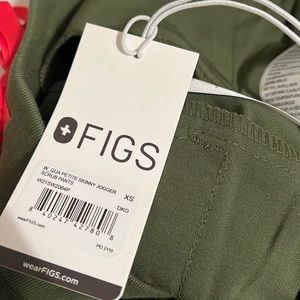 FIGS scrub pants size xs petite green with tags